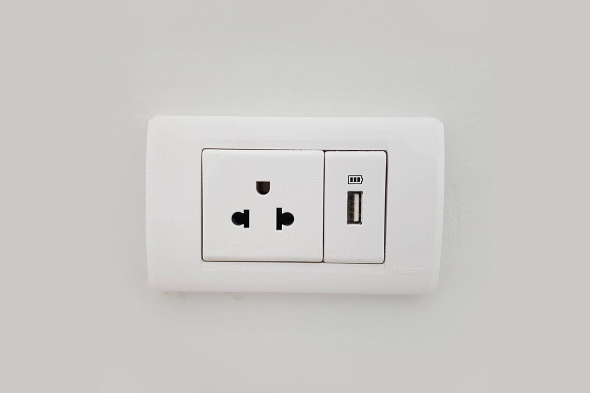 ทาวน์โฮม ประชาอุทิศ 90 สิริ เพลส ประชาอุทิศ 90 (Siri Place Prachauthit 90) plug outlet