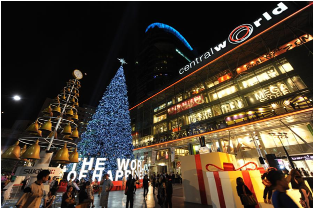Here’re three reasons why Christmas Shopping in Thailand is an experience you cannot miss Shopping in Bangkok has always been an experience. Therefore it comes as no surprise that the activity often takes up a spot of its own on every traveler's itinerary. 
