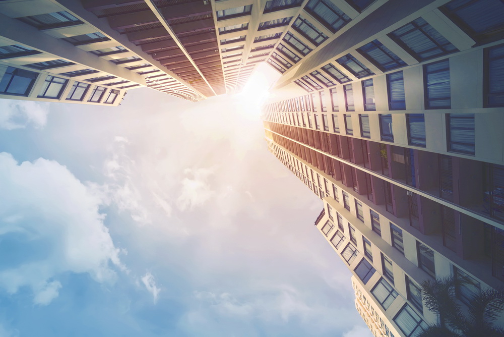 4 Real Estate Trends to Watch For in 2018 The global real estate industry is constantly evolving along with the rest of the world, with new trends emerging year after year. Real estate developers and their agents have a tough job keeping up with the times.