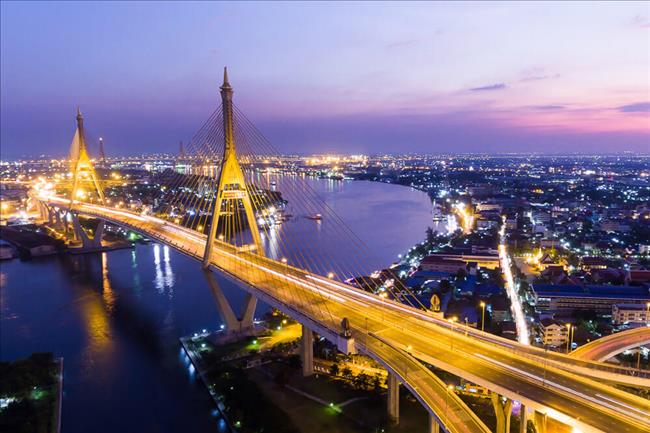 ttps://image.shutterstock.com/image-photo/aerial-shot-beautiful-night-scene-450w-1014371794.jpg