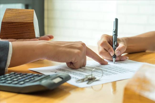 Property Investor Signing Contract